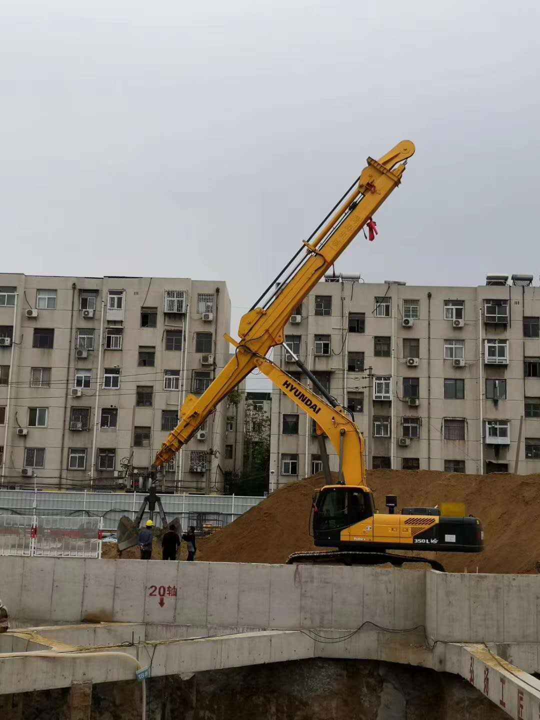 telescopic excavator boom