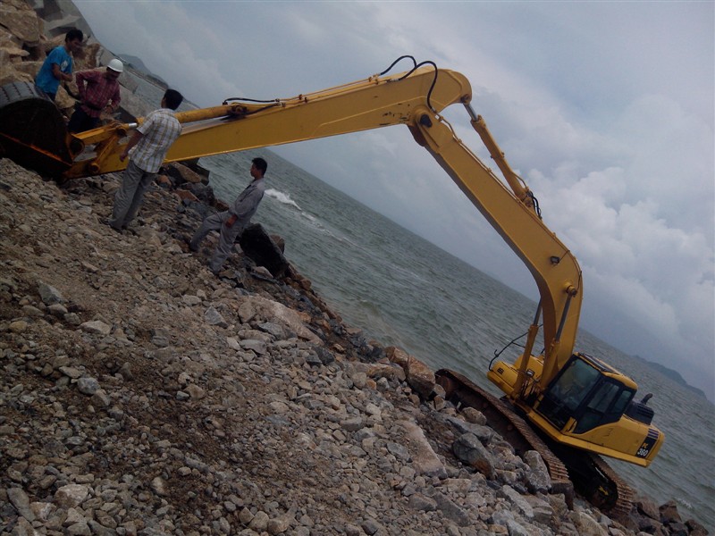 dipper arm on a digger