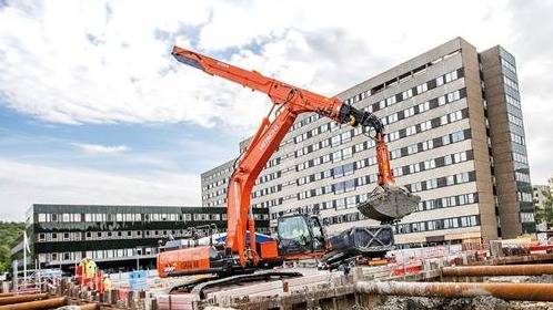 How to operate the telescopic excavator arm is correct