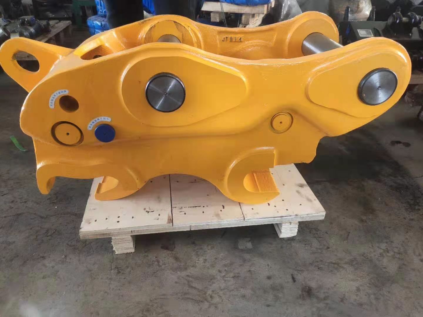 digger mechanical quick hitch