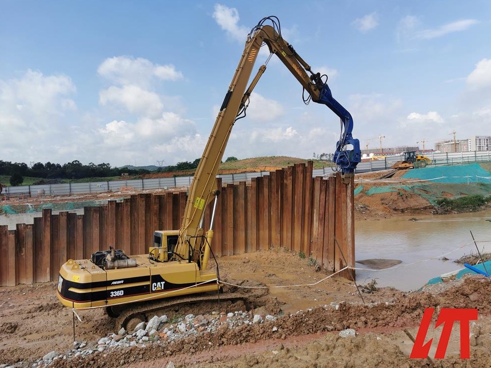 Any suggestions for excavator sheet pile driving long boom