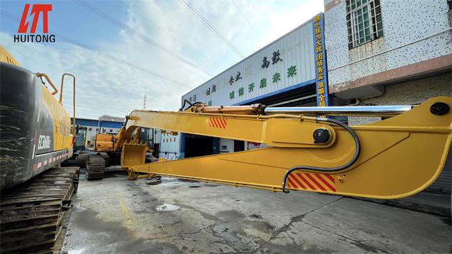 ong reach front excavator