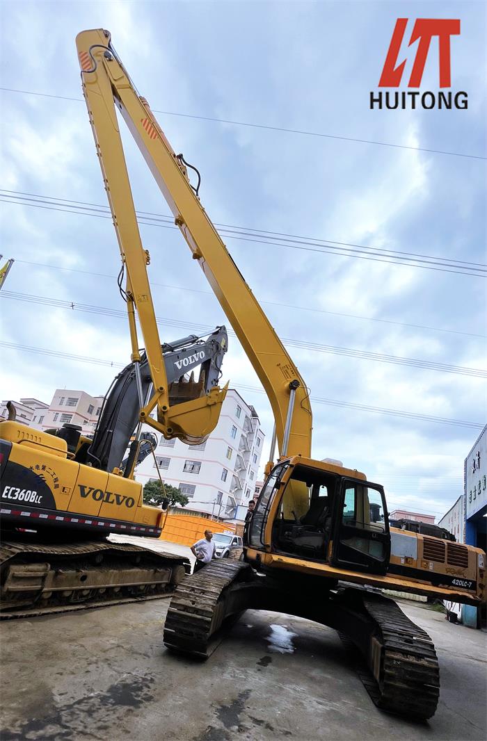 excavators long fronts boom