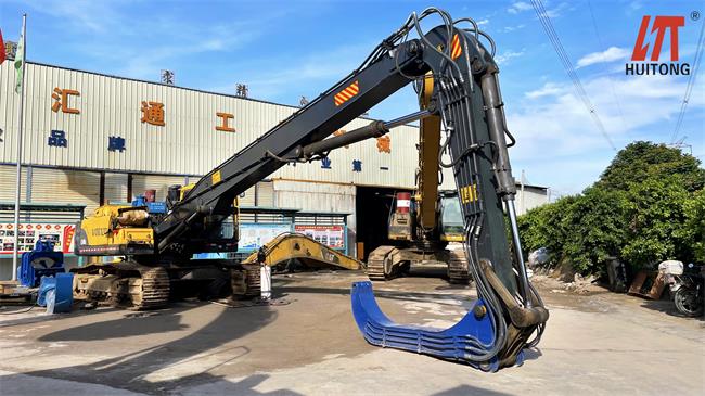 Excavator Maintenance