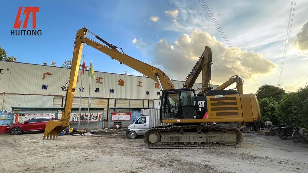 What to do if the long reach front of the excavator is installed crookedly