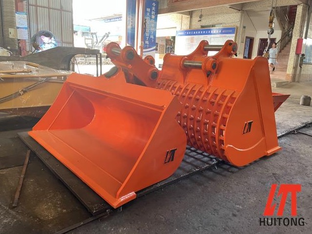 Use and maintenance of komatsu excavator buckets