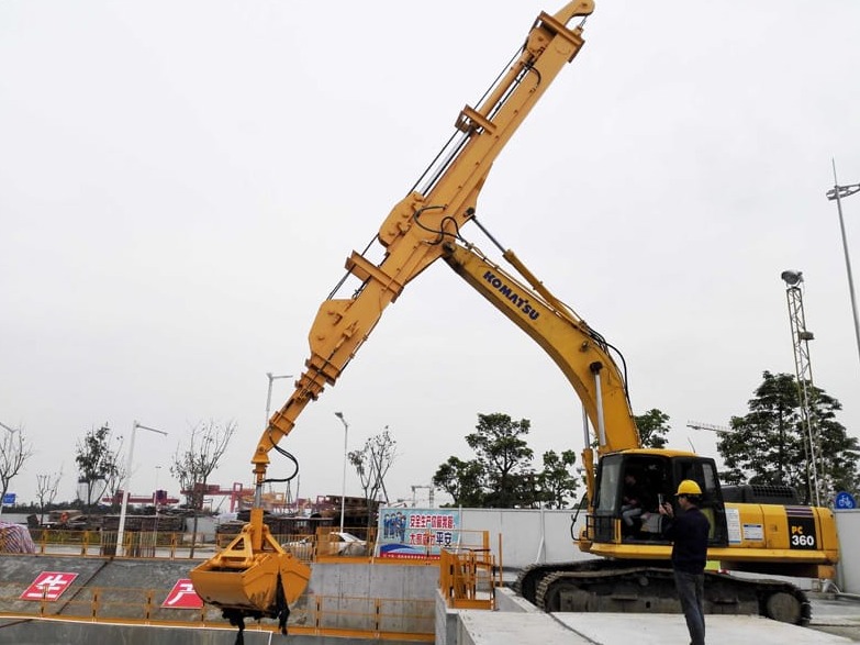 Maintenance skills of telescopic boom excavators