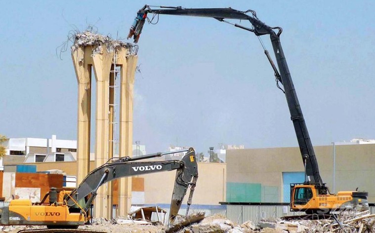 high reach demolition boom excavator