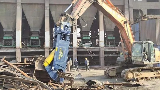 Different types of excavators hydraulic shears