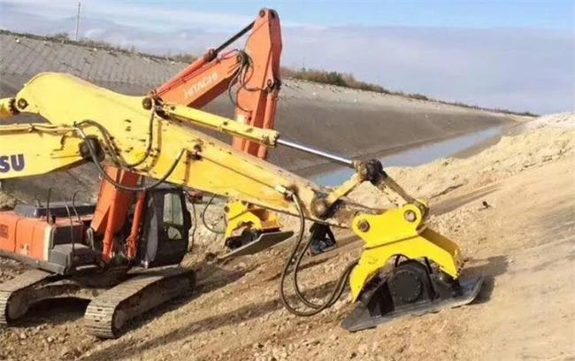 excavator compactor