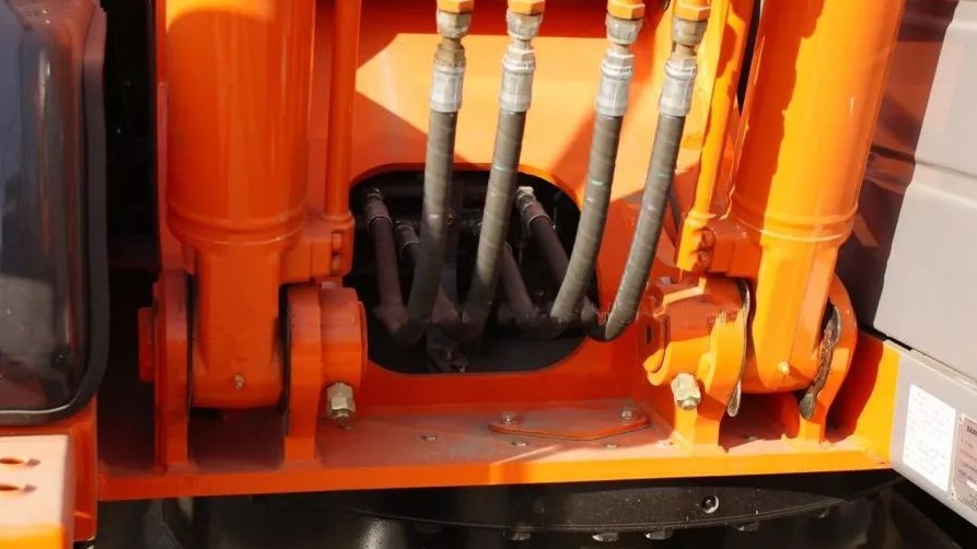 Two Remedial Methods for excavator hydraulic pipes